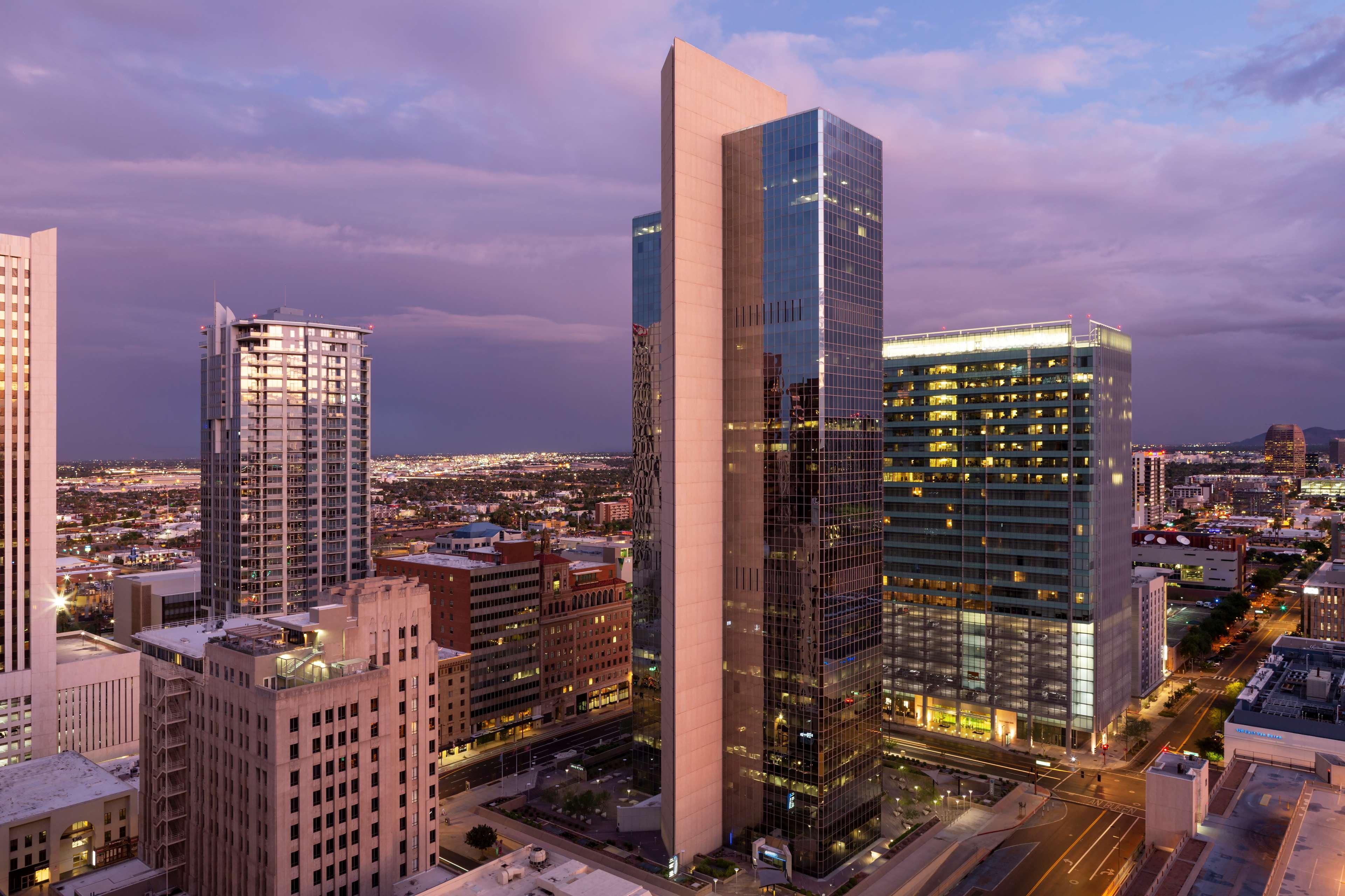 Hyatt Regency Phoenix Downtown - No Destination Fees Экстерьер фото