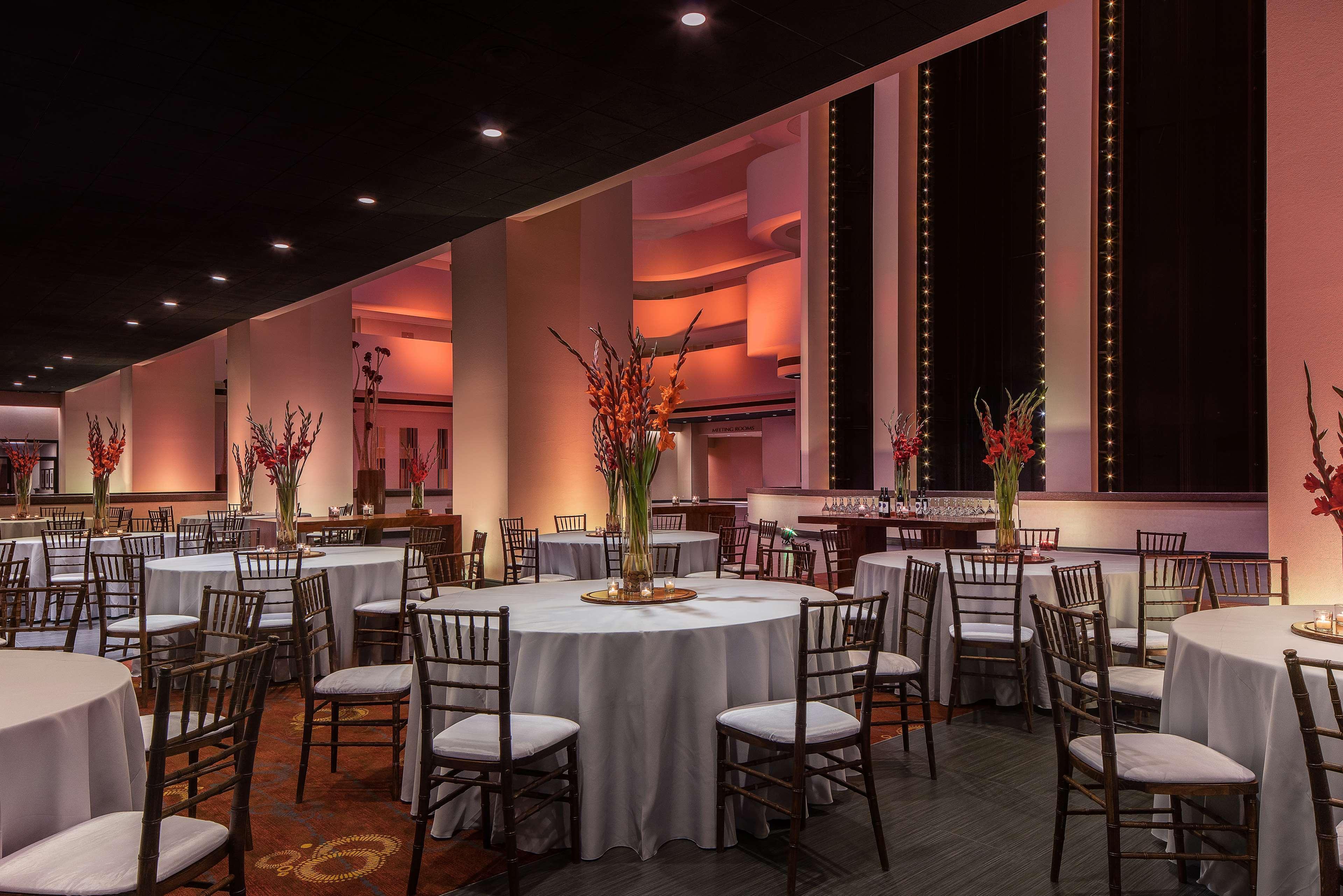 Hyatt Regency Phoenix Downtown - No Destination Fees Экстерьер фото