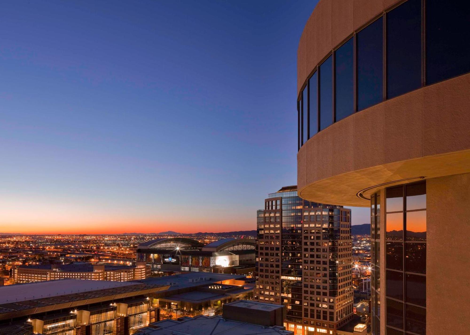 Hyatt Regency Phoenix Downtown - No Destination Fees Экстерьер фото