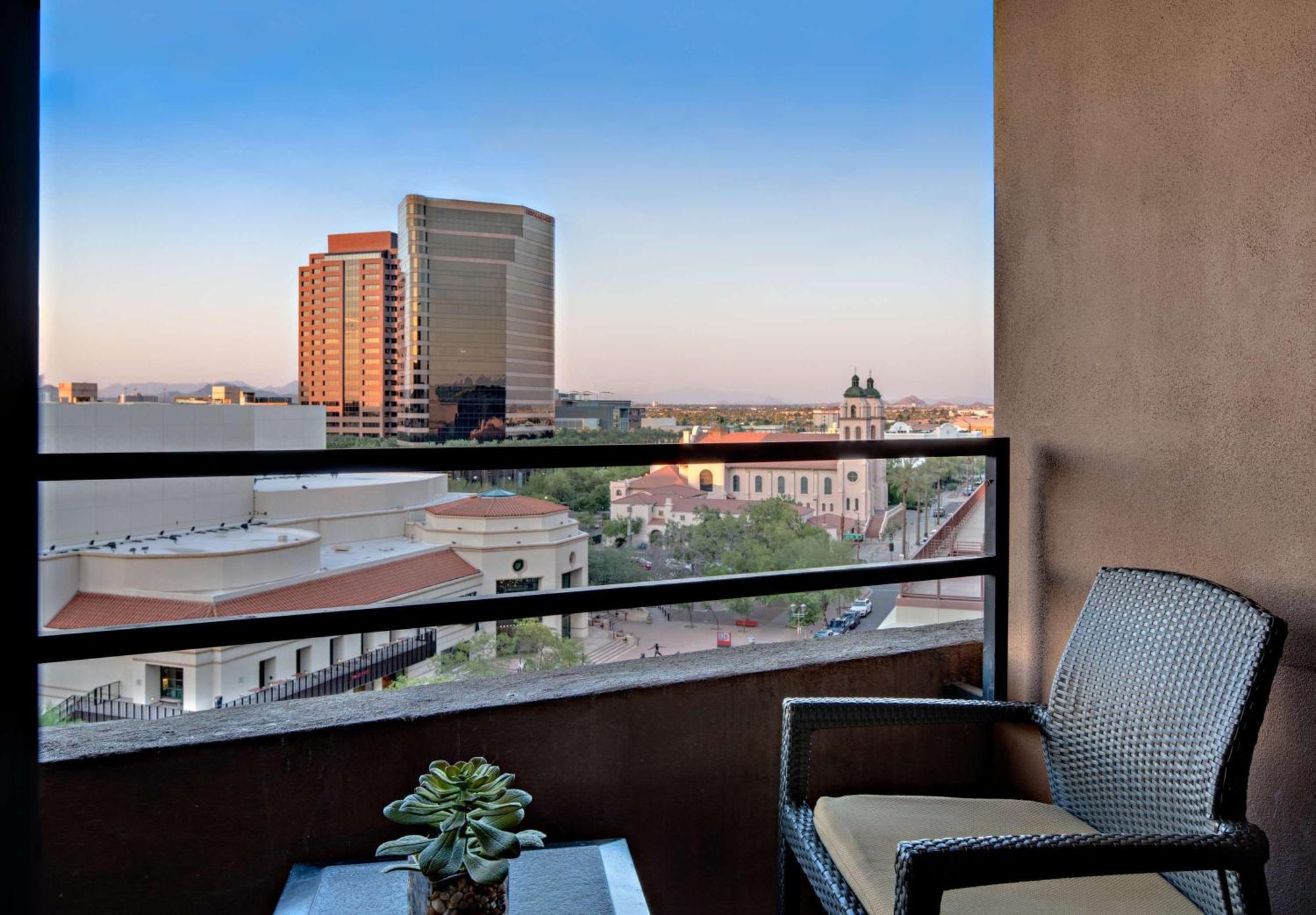 Hyatt Regency Phoenix Downtown - No Destination Fees Экстерьер фото